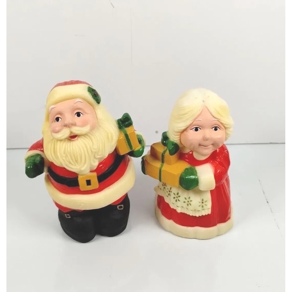 Vintage Hallmark Christmas Santa Mrs Claus‎ Salt Pepper Shakers Hallmark Cards